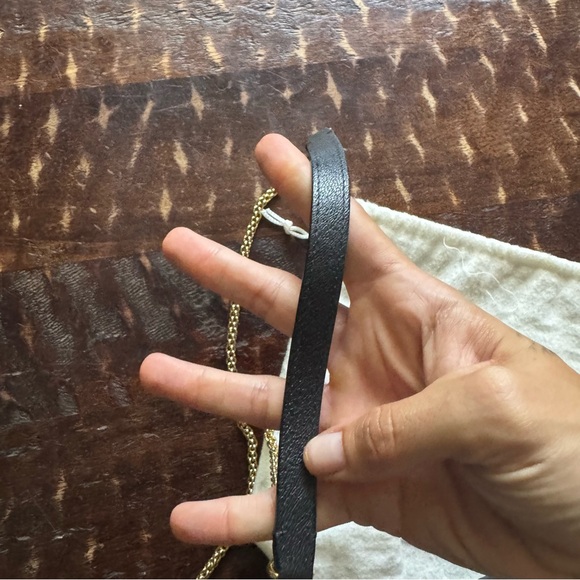 Marc Jacobs vintage Black Crossbody Bag with Gold Hardware - Picture 4 of 7